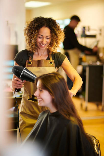 CE16 SALONS